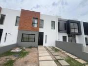 DUPLEX MANANTIALES 3 DORM. 1 EN PLANTA BAJA!