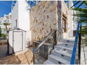 Dúplex moderno en esquina en Villamartín – Orihuela Costa