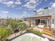 Duplex para venda tem 161 metros quadrados com 2 quartos...