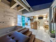 DUPLEX REFORMADO E MOBILIADO NO CONDOMÍNIO UNIQUE CLUB