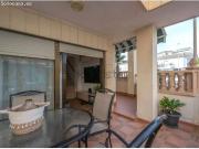 Duplex reformado junto al paseo marítimo y el parque...