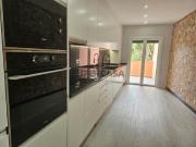 Duplex T3 composto por 2 pisos com garagem em Estômbar,...