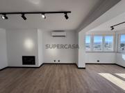 Duplex T3 em Carcavelos e Parede