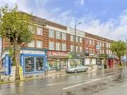 Duplex to rent in A, Finchley Road, Temple Fortune NW11