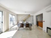 DUPLEX VENTA LA PLATA 2 DORMITORIOS COCHERA PILETA