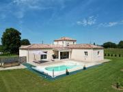 Duras Belle maison contemporaine à courte distance de...