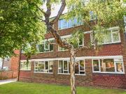 Durham Road, Marlowe House Durham Road SW20, 2 bed flat...