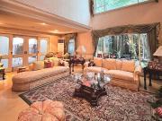 DYU FOR SALE: 5 Bedroom House and Lot in Greenmeadows...