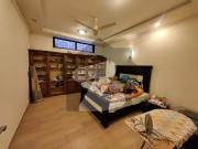 E7 Double Storey House With Big Lawn E 7