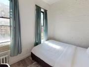 E 11th St, New York City, NY