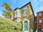 Earlham Grove, London, 2 Bedroom Flat