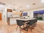 Earthy Elegance in an Ideal Location