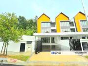 East 57 Residensi Laman Timur