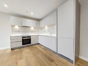 East Barnet Road, Barnet EN4, 2 bed flat to rent, £1,850...