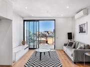 EAST END CITY APARTMENT WITH A VIEW