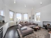 East Heath Road, Hampstead NW3, 2 bed flat to rent,...
