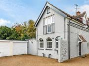 East Hill Road, Oxted, 2 Bedroom End