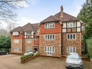 Eastbury Avenue, Northwood, 2 Bedroom Apartment