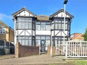 Eastern Avenue East, Romford RM1, 4 bed detached house...
