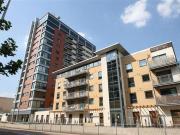 Eastern Avenue, Ilford IG2, 1 bed flat to rent, £1,450...