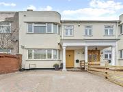 Eastern Avenue, Ilford IG2, 4 bed property to rent,...