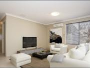 EASY CARE 3X1 IN GREAT LOCATION!