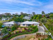 Easy Living with Beautiful Hinterland Views