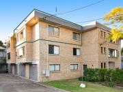 Easy paced, enviably located Top floor hideaway in a...