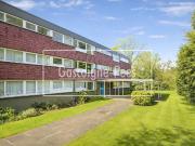 Eaton Court, Guildford GU1, 2 bed flat to rent, £1,600...