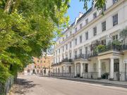 Eaton Square, London SW1W, 3 bed flat to rent, £36,833...