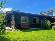 Ebenes Grundstück mit kleinem Holzhaus in ruhiger Lage...