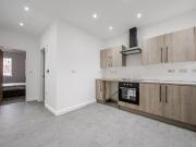 Eccles New Road, Salford M5, 2 bed flat to rent, £925...