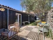 Echoppe ostréicole en bord de mer