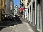 ECKLOKAL / GROSSE FENSTER / GESCHÄFTSLOKAL BEI DER...