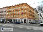 Eckzinshaus, unbearbeiteter Privatbesitz