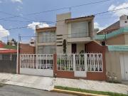 ECONOMICA CASA EN VENTA, REMATE ADJUDICADO ! C. Sierra...
