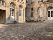 ECRIN d'EXCEPTION dans un Hotel Particulier rue des...