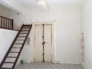 Ecusson, bel F1 avec mezzanine, très bien situé