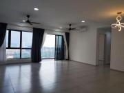 Edgewood Residence Condo Fully Renovated 3 Car Parks...
