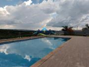 EDICULA COM PISCINA E ÁREA GOURMET EM CONDOMINIO FECHADO