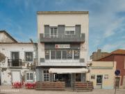 Edifcio com Restaurante e Apartamento T3