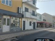 Edifcio de 3 pisos para comrcio e servios com loja 236...