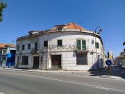 Edifício Com Habitações, Comércio e Armazém Para Recuperar