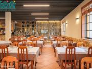 Edificio com restaurante e anexos em Albergaria
