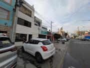 Edificio Comercial de 3 Pisos en Av. Rafael Escardó