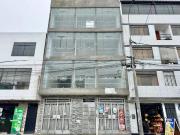 EDIFICIO COMERCIAL DE 4 PISOS SMP AV. 12 DE OCTUBRE