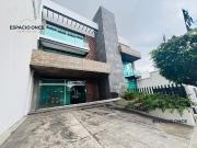 Edificio Comercial en Lomas de Cortes