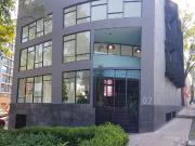 Edificio comercial en renta frente al Bosque de...