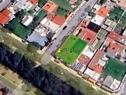 Edificio Comercial en venta con 3 Deptos, 6 locales...