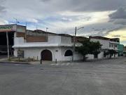 Edificio Comercial en Venta en esquina